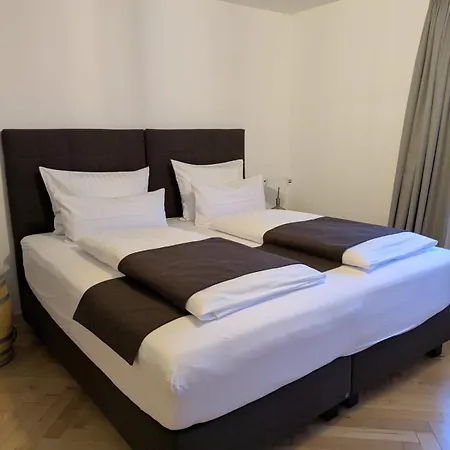 Hotell Al Crott *